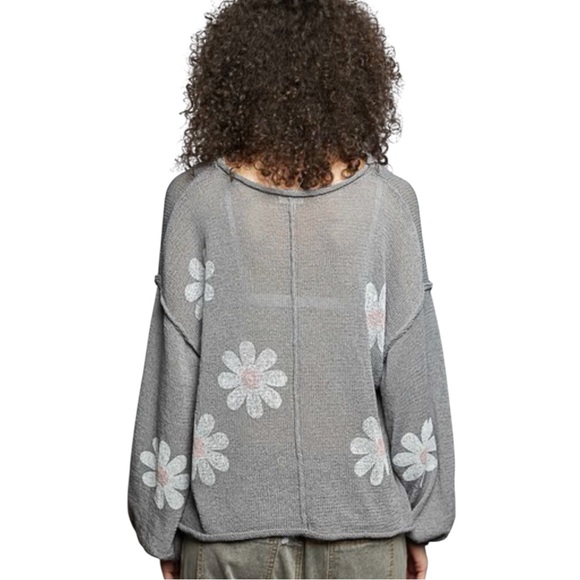 POL M Gray Floral Knit Sweater - Picture 3 of 8